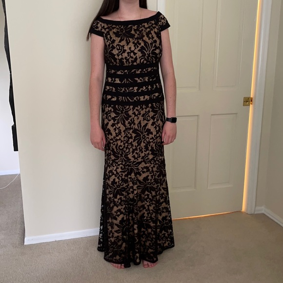 Tadashi Shoji Dresses & Skirts - Tadashi Shoji evening gown size 16